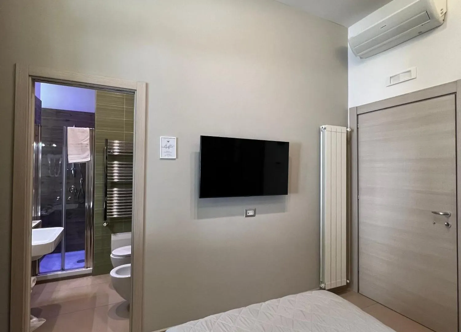 Wanda Bed&Breakfast Naples 2*,  Italy